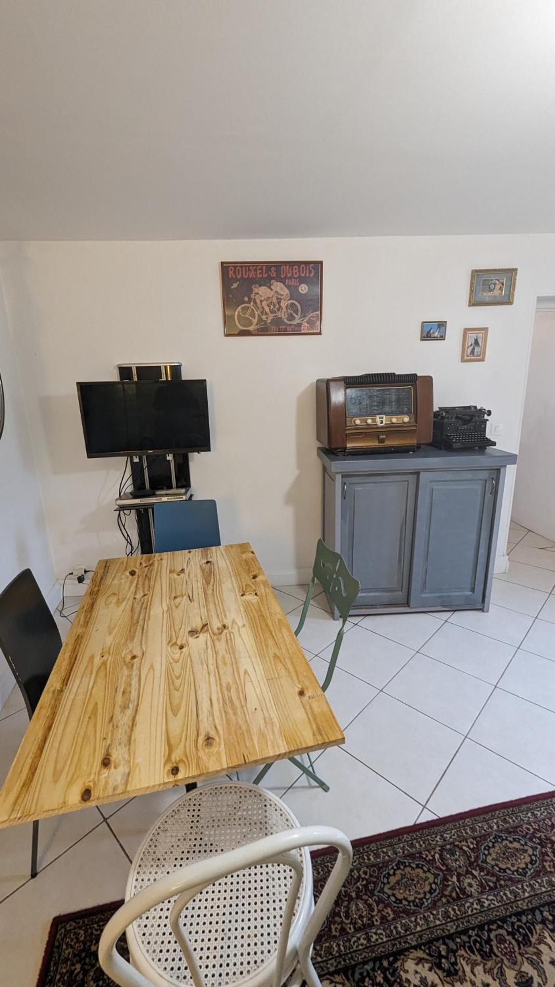 Appartement Chez Ma Petite Reine 1 à Pontoise Extérieur photo