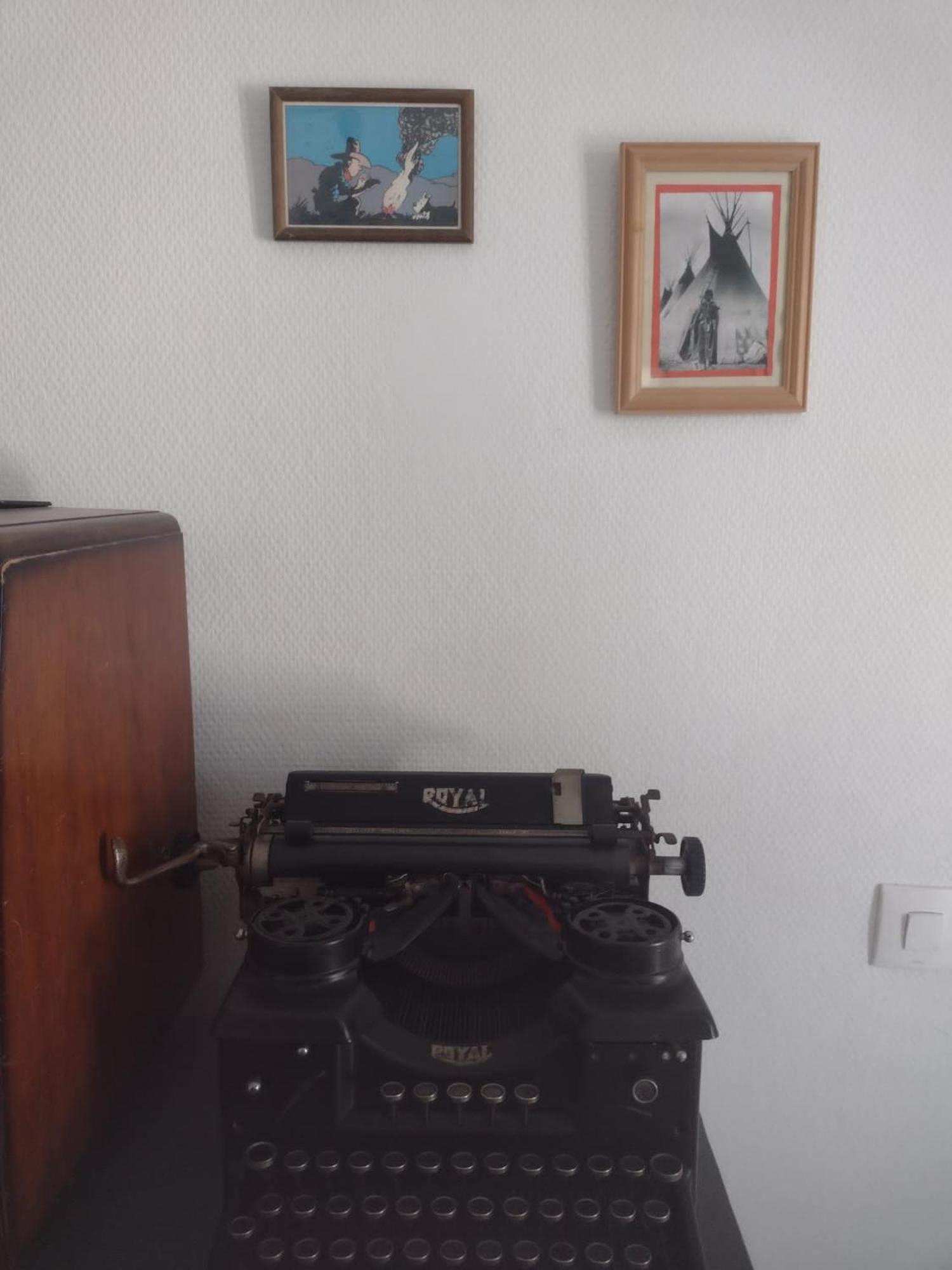 Appartement Chez Ma Petite Reine 1 à Pontoise Extérieur photo
